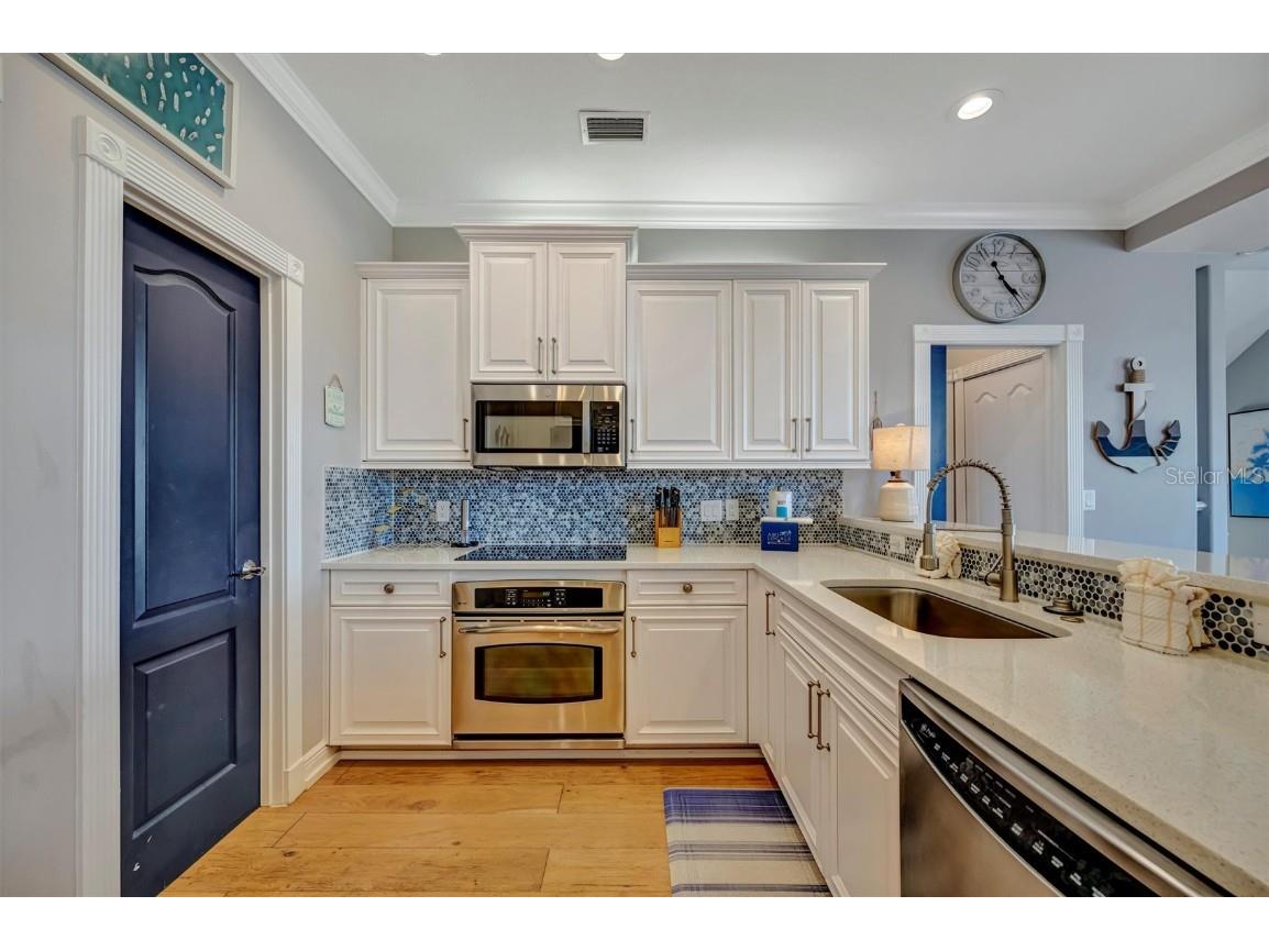 303 58th Street Holmes Beach FL 34217 A4674192 image14