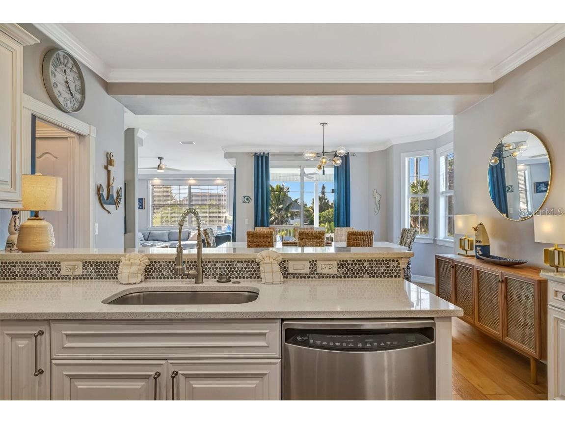 303 58th Street Holmes Beach FL 34217 A4674192 image15