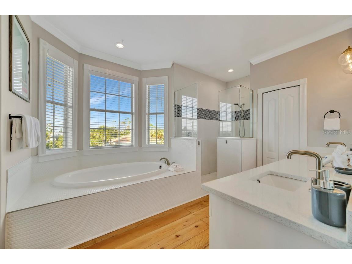 303 58th Street Holmes Beach FL 34217 A4674192 image43