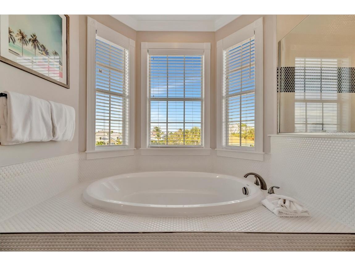 303 58th Street Holmes Beach FL 34217 A4674192 image47