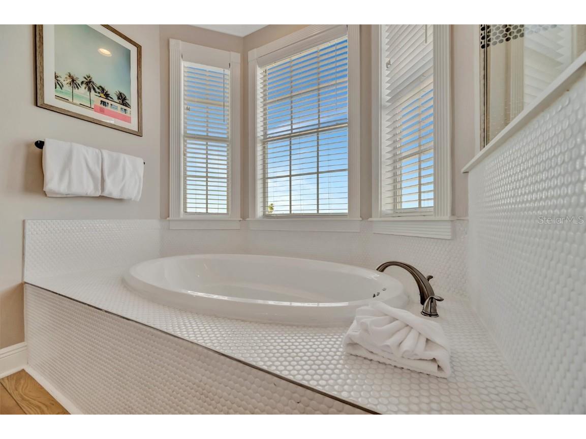 303 58th Street Holmes Beach FL 34217 A4674192 image48