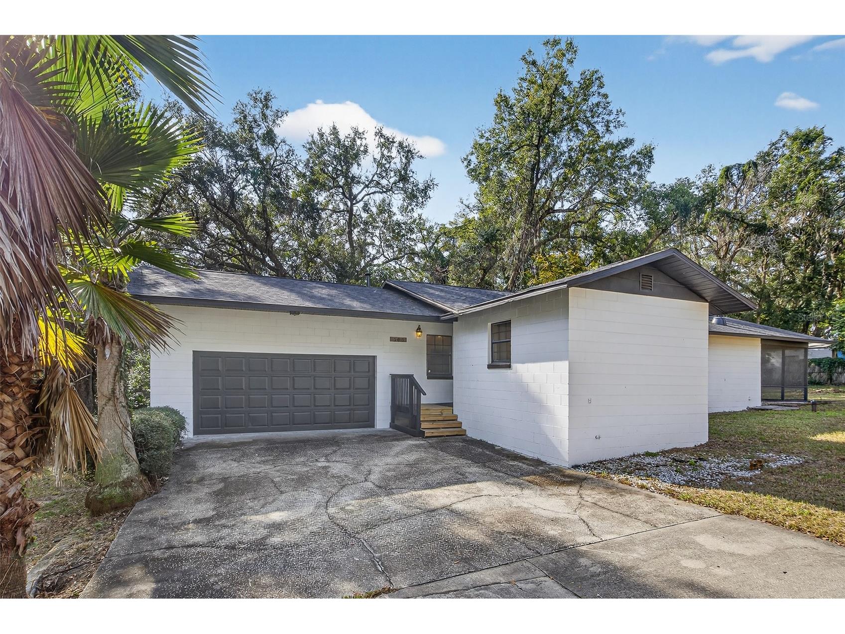 303 E Fountain Street Fruitland Park FL 34731 O6372036 image1