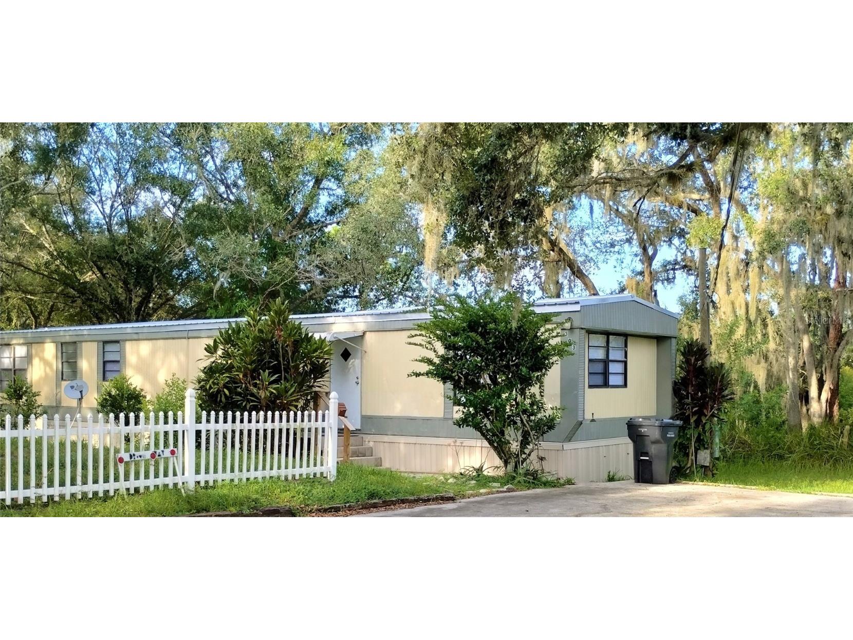 303 Eagle Lake Loop Road W Winter Haven FL 33880 P4927070 image1