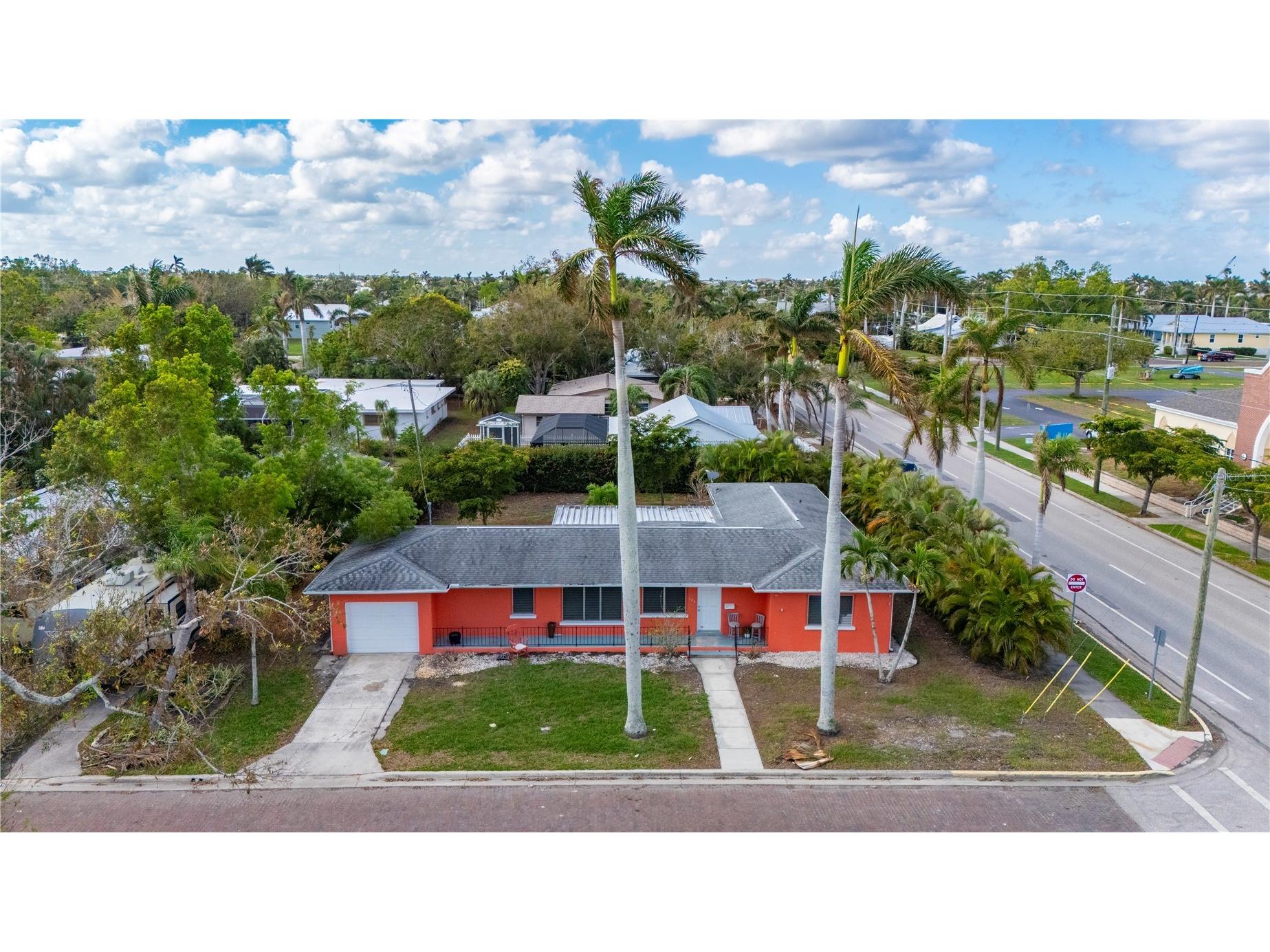 303 Gill Street Punta Gorda FL 33950 C7515062 image3