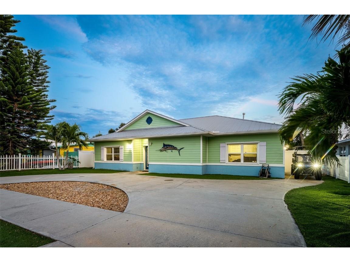 303 Harrison Avenue Cape Canaveral FL 32920 A4669665 image1