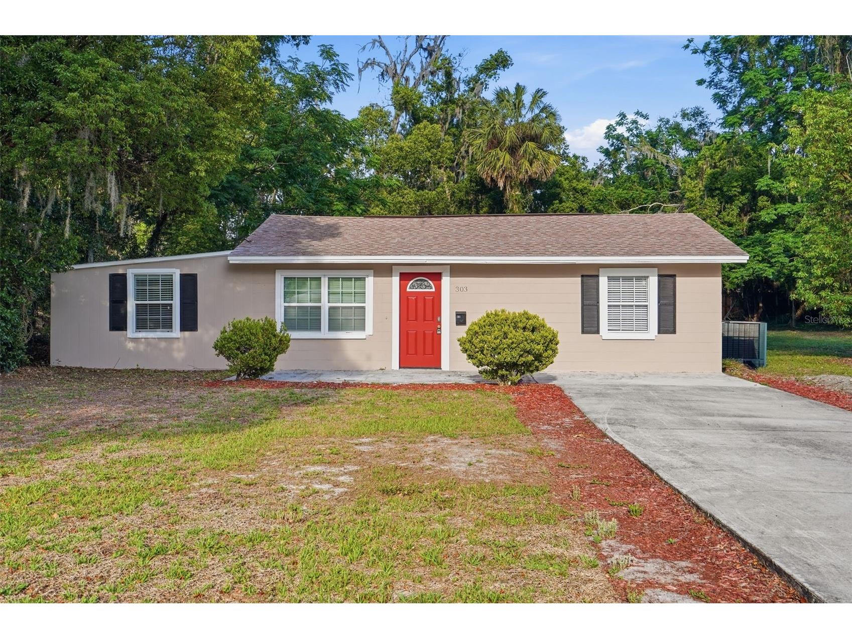 303 Josephine Avenue Fruitland Park FL 34731 O6403949 image1