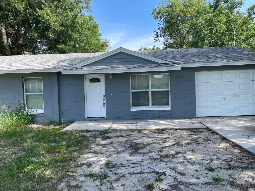 303 Magnolia Way Lady Lake FL 32159 G5068601 image1