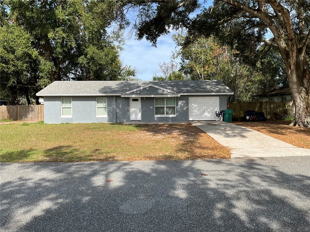 303 Magnolia Way Lady Lake FL 32159 G5076056 image1