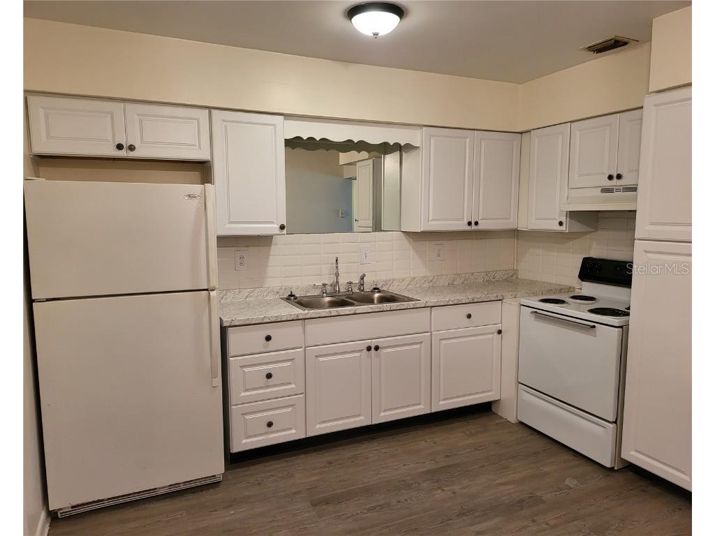 303 N Mars Avenue Clearwater FL 33755 TB8438924 image5