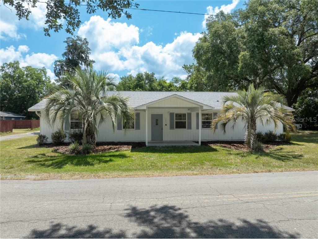 303 NE 5th Avenue Lake Butler FL 32054 GC522939 image1