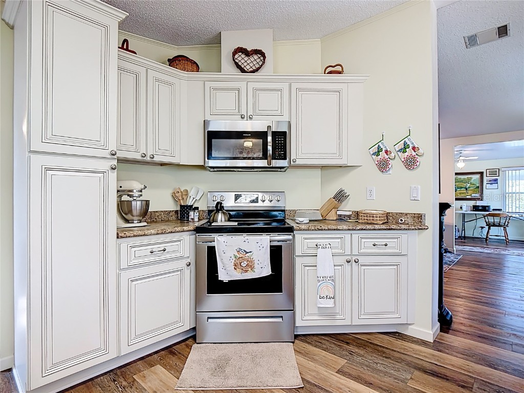 303 Pine Loop Frostproof FL 33843 TB8453647 image14