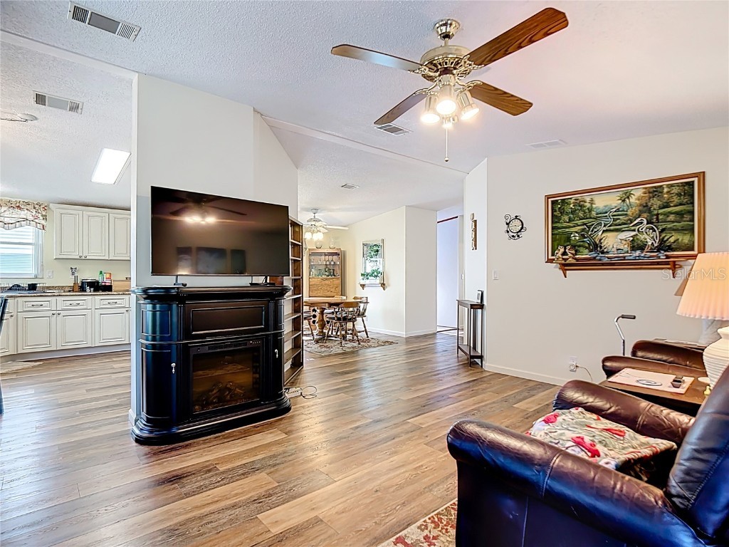 303 Pine Loop Frostproof FL 33843 TB8453647 image19