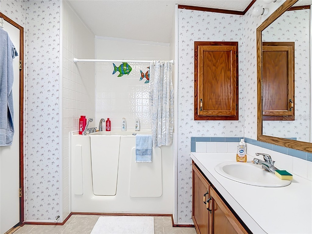 303 Pine Loop Frostproof FL 33843 TB8453647 image27