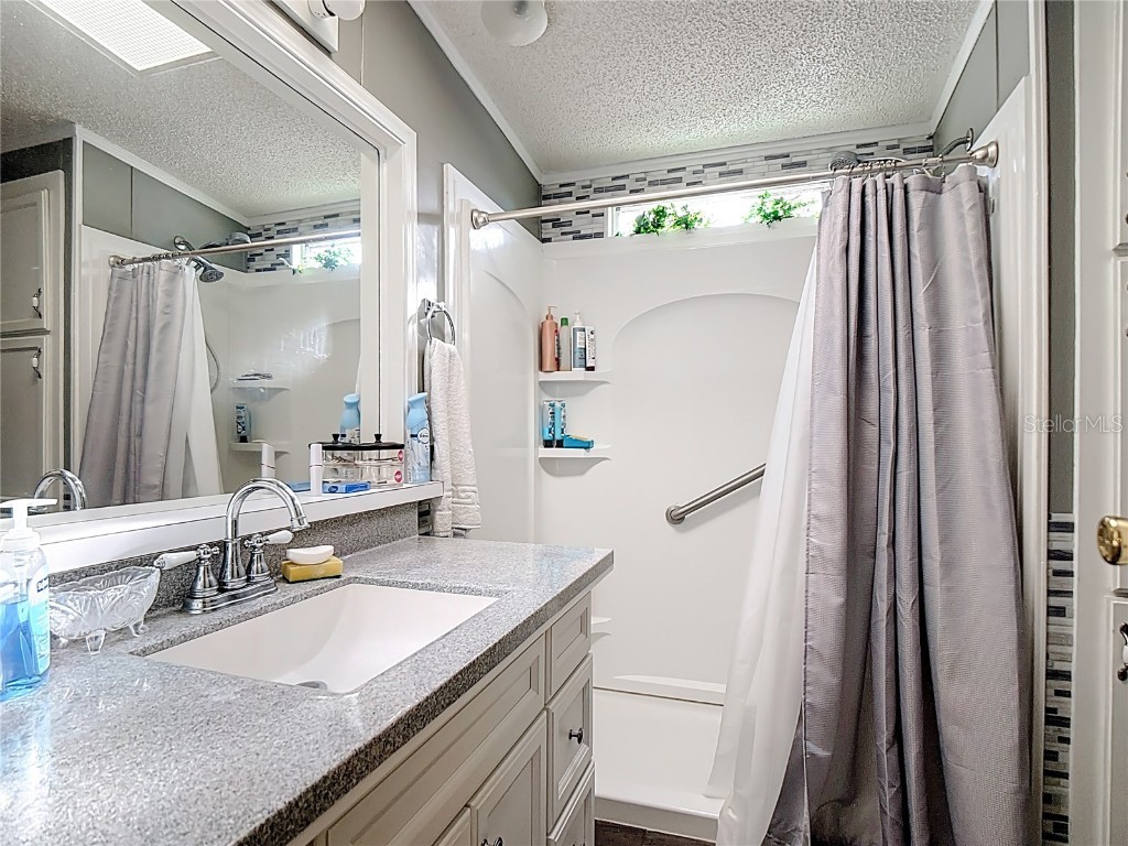 303 Pine Loop Frostproof FL 33843 TB8453647 image32