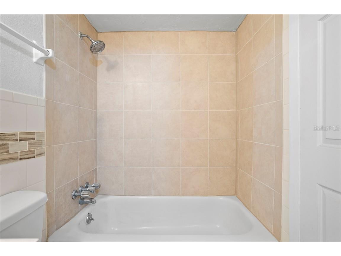 303 Ridge Boulevard #110 South Daytona FL 32119 V4943855 image14