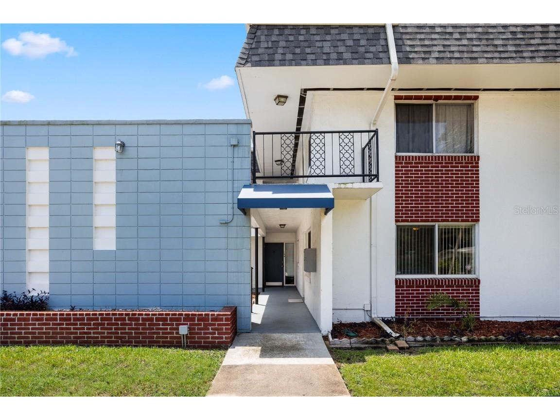 303 Ridge Boulevard #110 South Daytona FL 32119 V4943855 image2