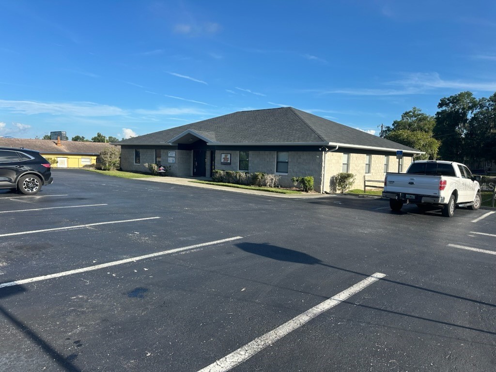 303 SW 8th Street Ocala FL 34471 OM707702 image2