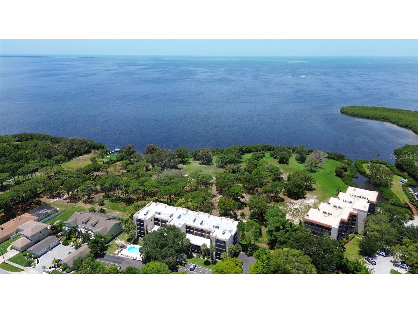 303 Tarpon Point Tarpon Springs FL 34689 U8251362 image1