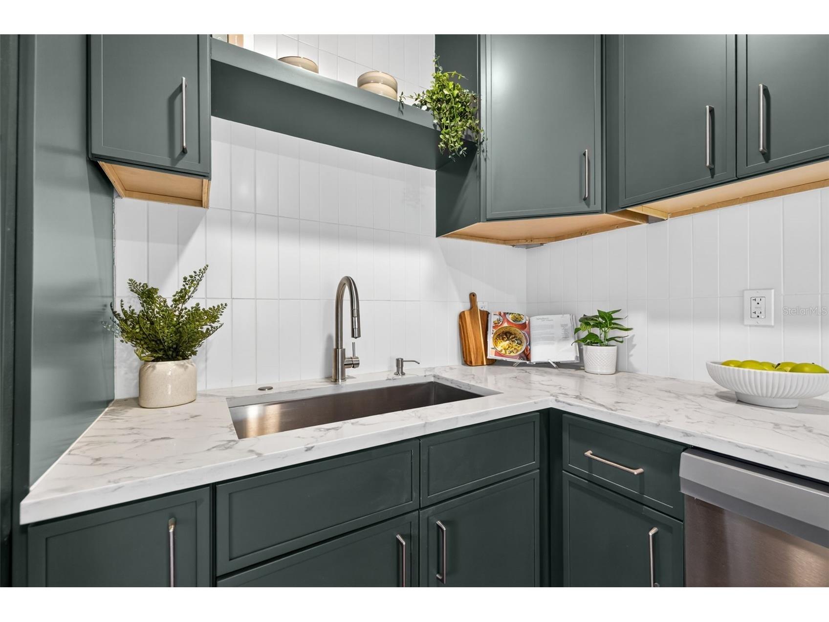 3030 10th Avenue N Saint Petersburg FL 33701 A4695088 image7