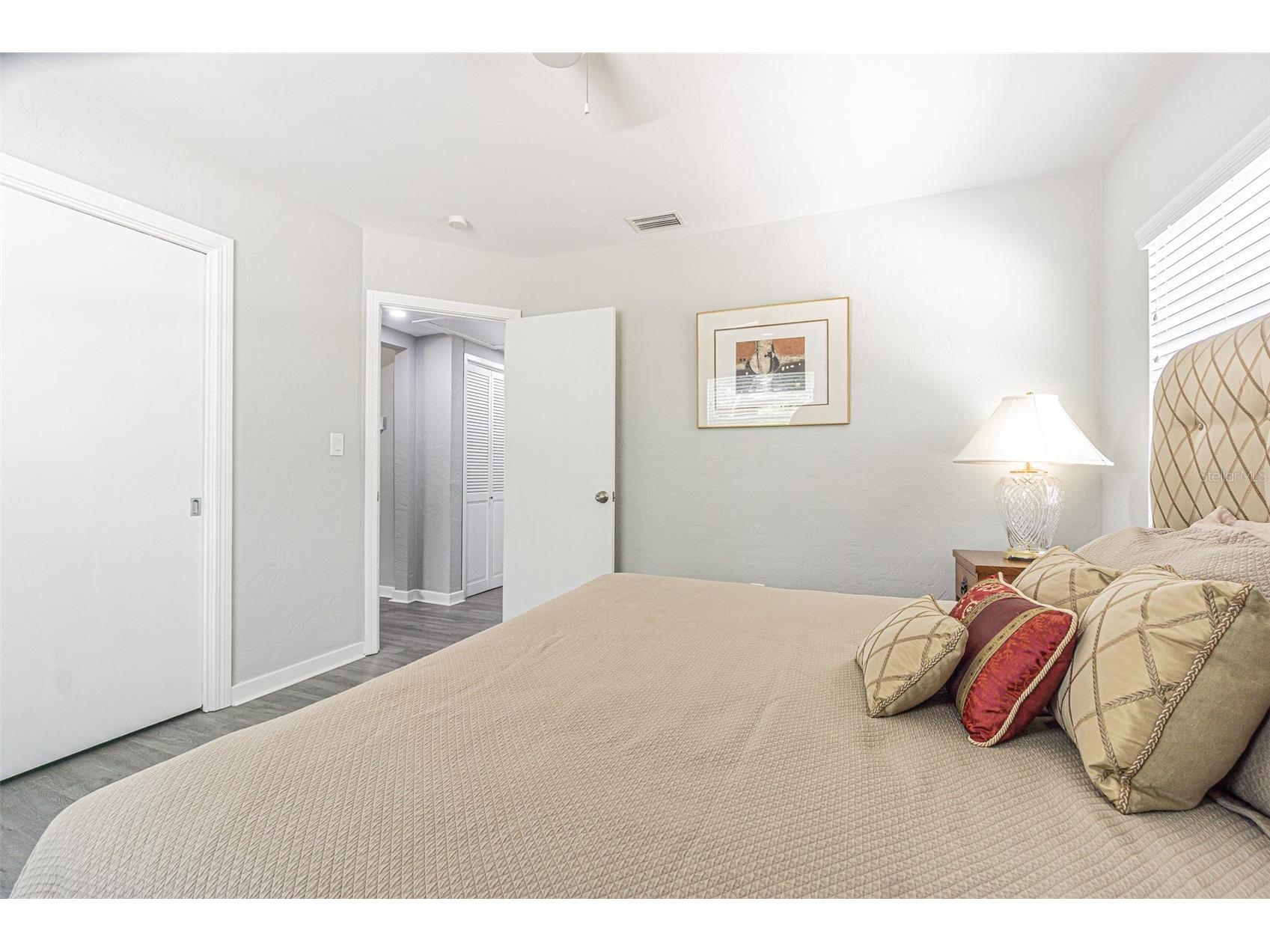 3030 14th Street N Saint Petersburg FL 33704 TB8523895 image12