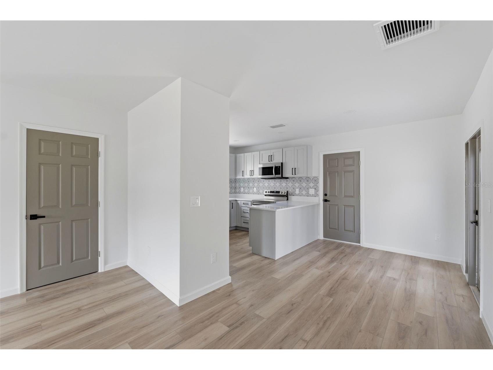 3030 5th Street N Saint Petersburg FL 33704 TB8505268 image11