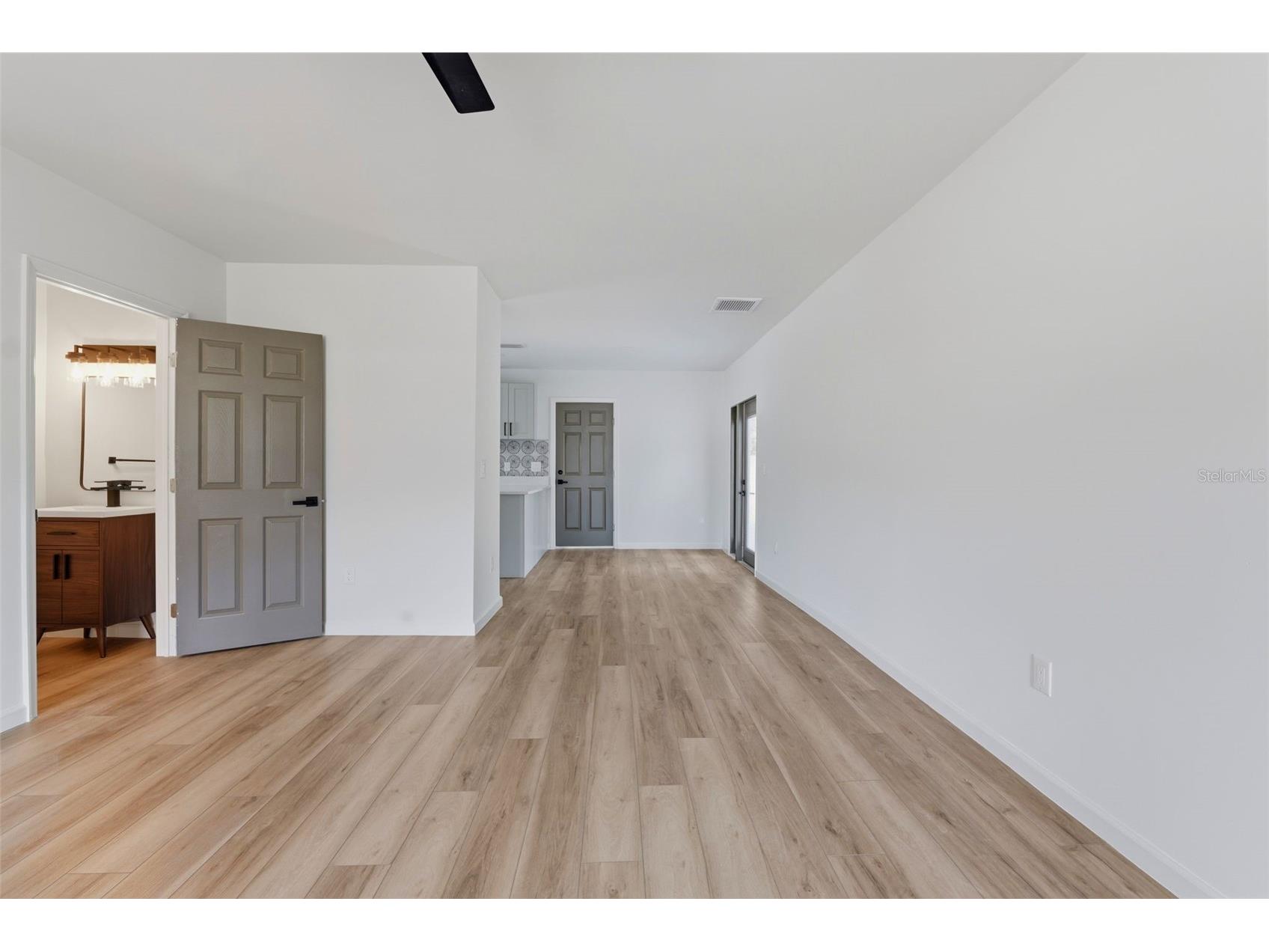 3030 5th Street N Saint Petersburg FL 33704 TB8505268 image12
