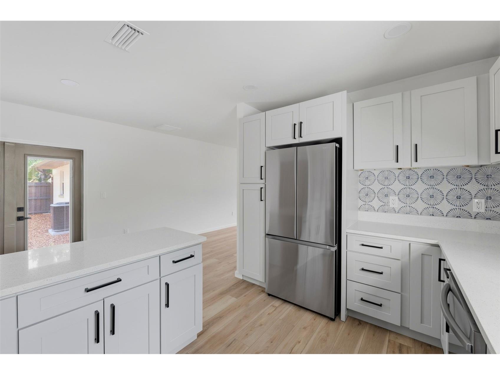3030 5th Street N Saint Petersburg FL 33704 TB8505268 image4
