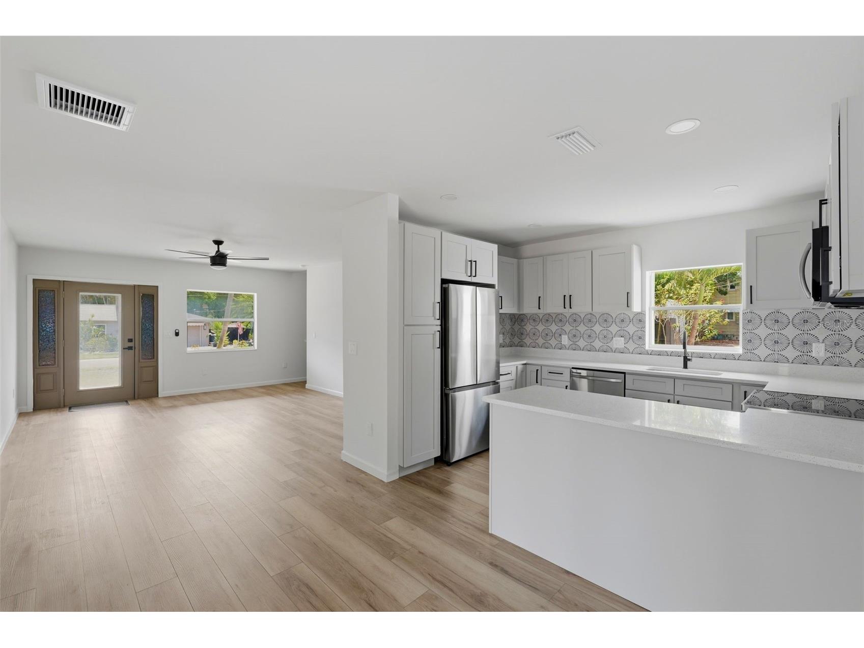 3030 5th Street N Saint Petersburg FL 33704 TB8505268 image7