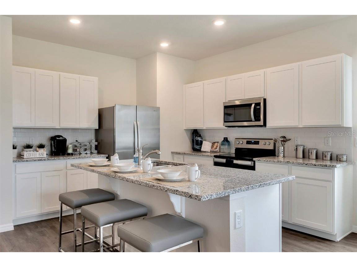 3030 Intrepid Avenue Sarasota FL 34232 O6137307 image1