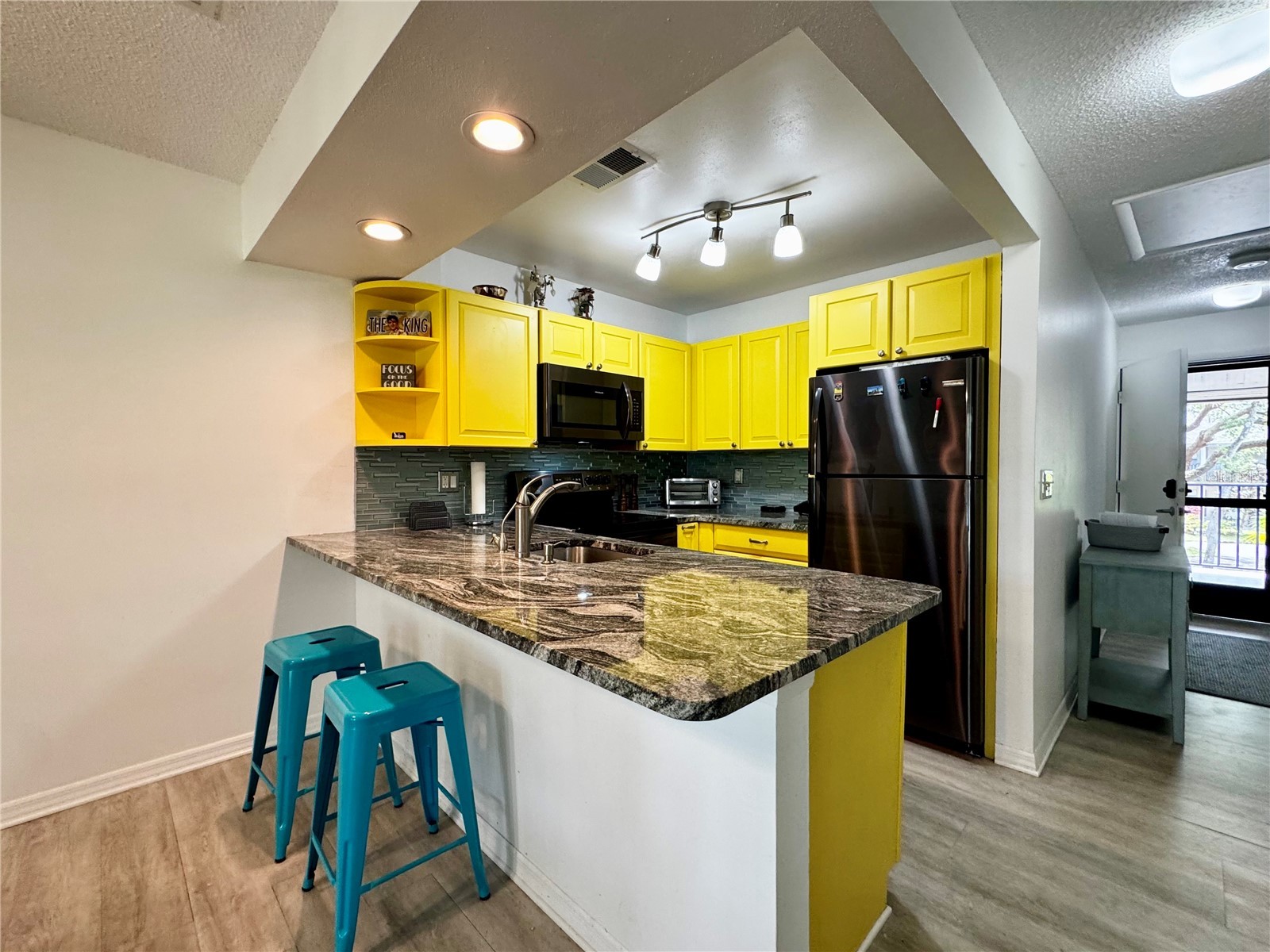 3031 Quail Hollow #16 Sarasota FL 34235 A4689429 image8