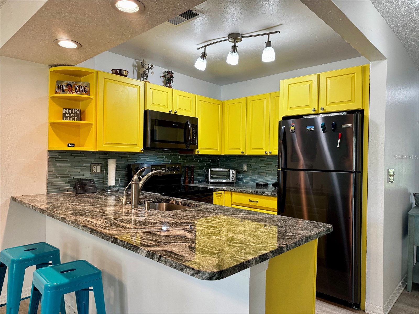 3031 Quail Hollow #16 Sarasota FL 34235 A4689429 image9