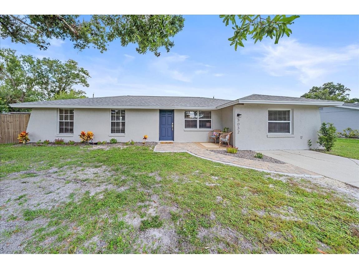 3032 Golden Rain Drive Sarasota FL 34232 A4660905 image1