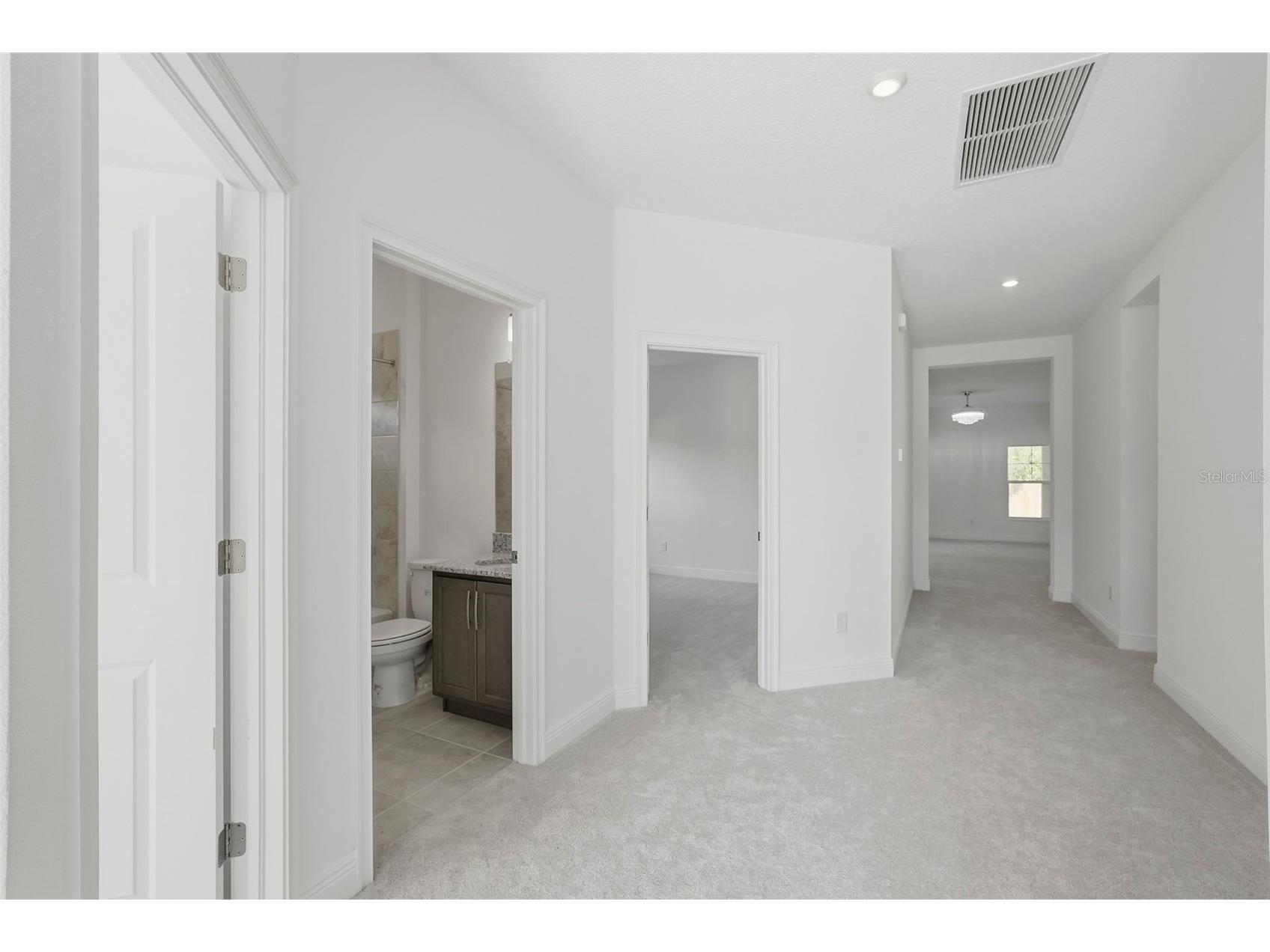 3033 54th Avenue N Saint Petersburg FL 33714 TB8473057 image4