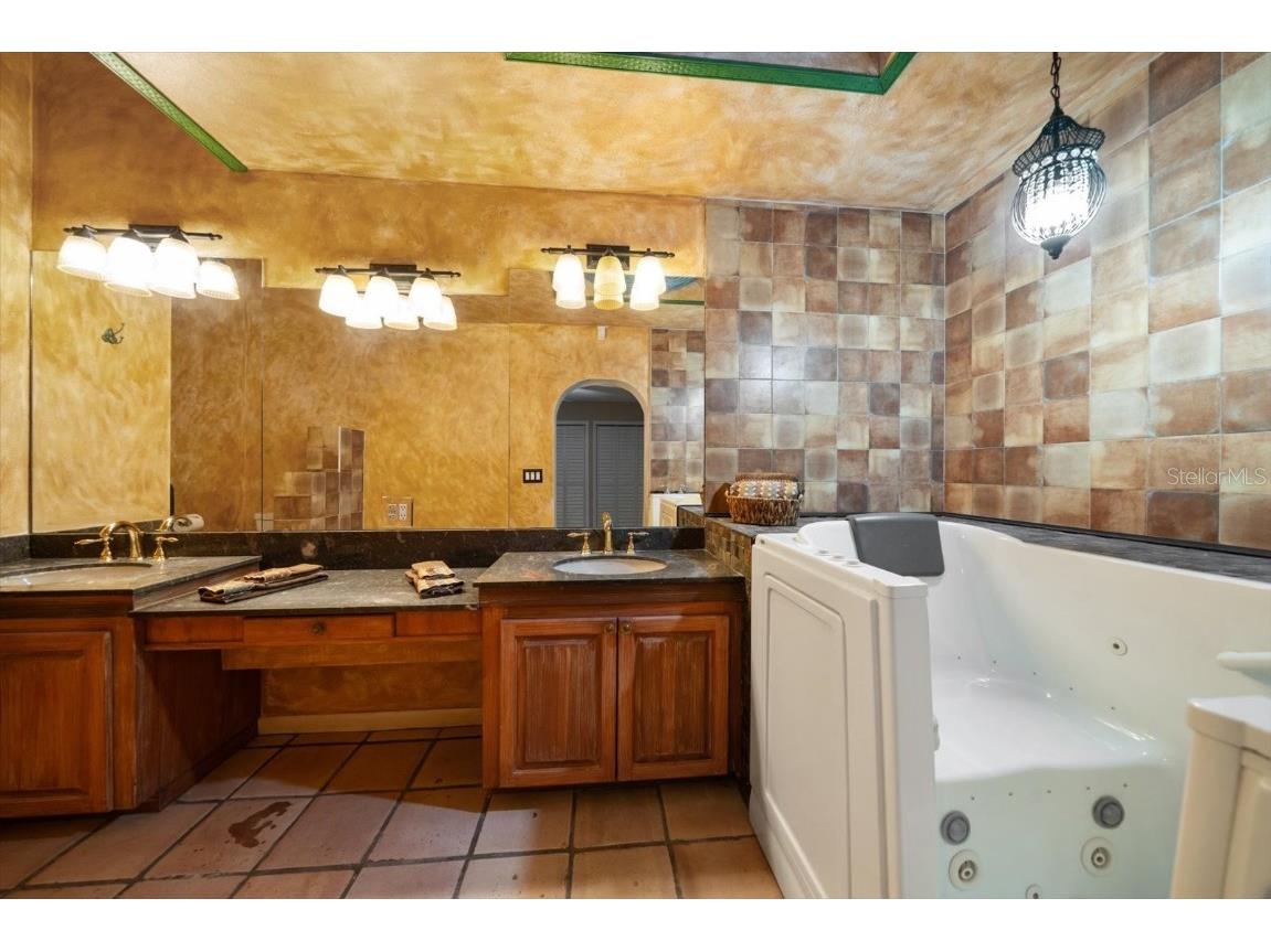 3033 82nd Way N Saint Petersburg FL 33710 TB8438986 image43