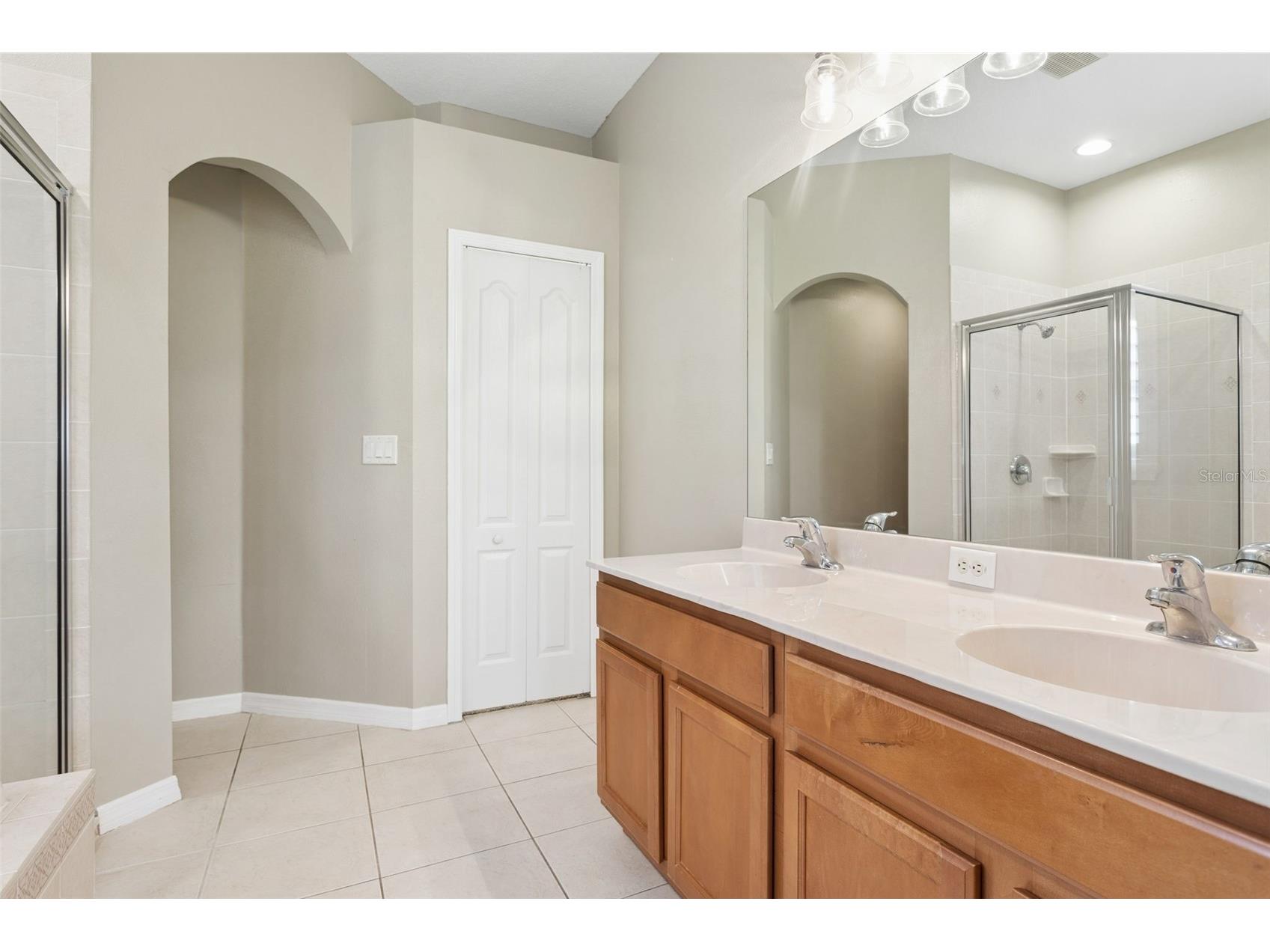 3033 Gem Luster Court Valrico FL 33594 TB8495699 image17