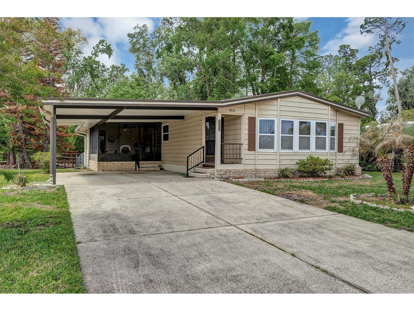 3033 Myakka River Road Tavares FL 32778 - CANAL TO HARRIS CHAIN O LKS V4948619 image1