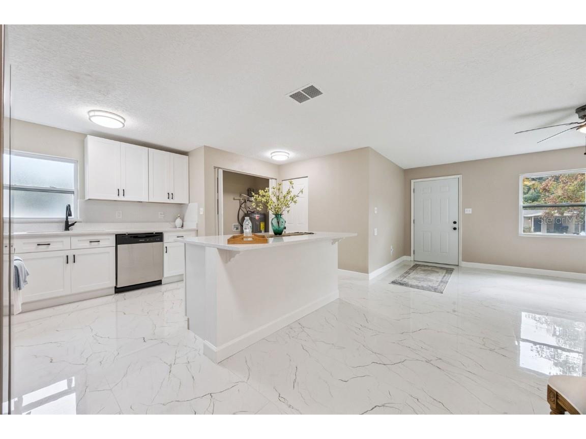 3033 Sutton Drive Orlando FL 32810 O6367991 image14