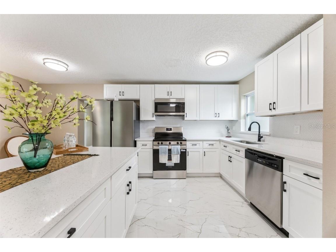 3033 Sutton Drive Orlando FL 32810 O6367991 image19