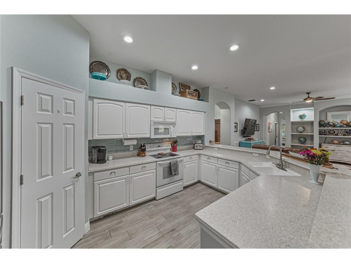 3034 Sutton Woods Drive Plant City FL 33566 TB8448765 image25