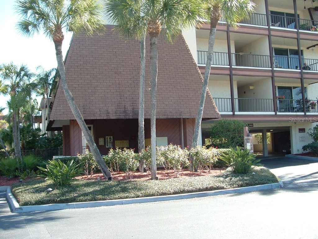 3035 Countryside Boulevard #15B Clearwater FL 33761 U8230671 image1
