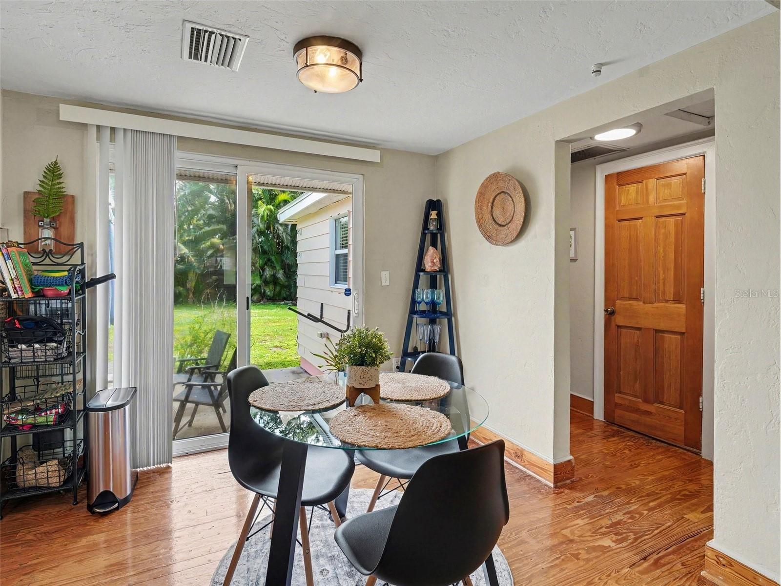 3035 Hillview Street Sarasota FL 34239 A4700500 image6