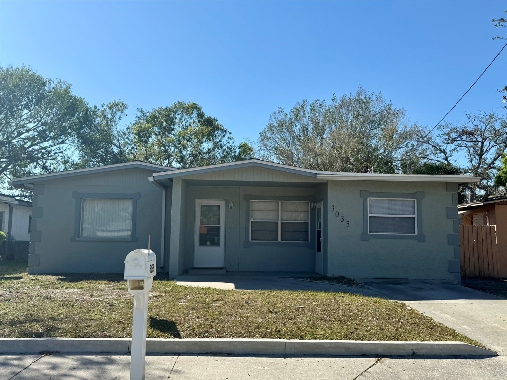 3035 Pershing Avenue Sarasota FL 34234 A4641227 image1