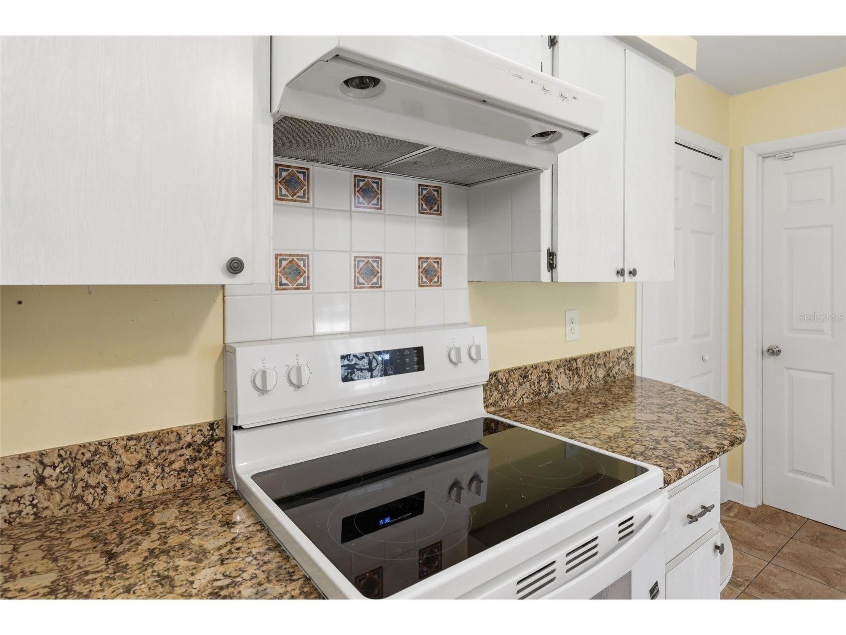 3036 Hyde Park Street Sarasota FL 34239 A4695472 image17