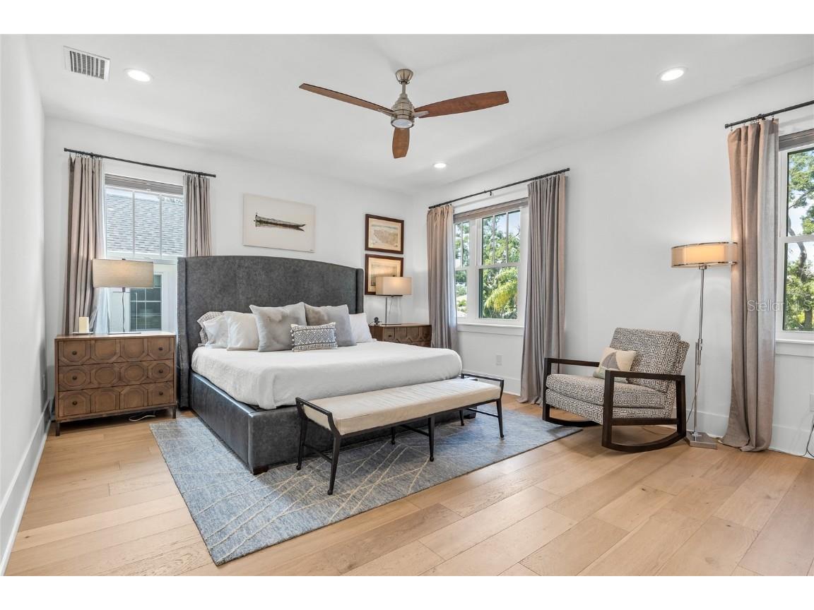 3037 10th Street N Saint Petersburg FL 33704 TB8421024 image18