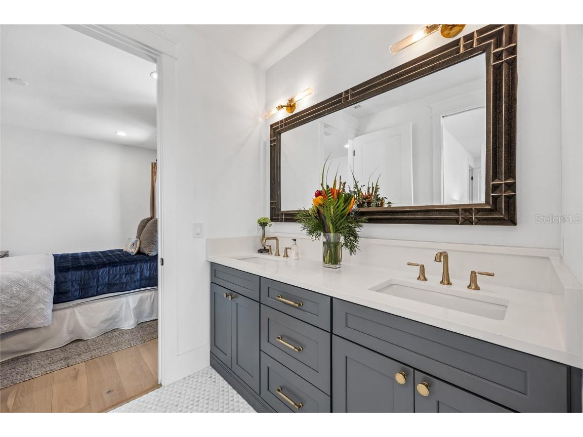 3037 10th Street N Saint Petersburg FL 33704 TB8421024 image31