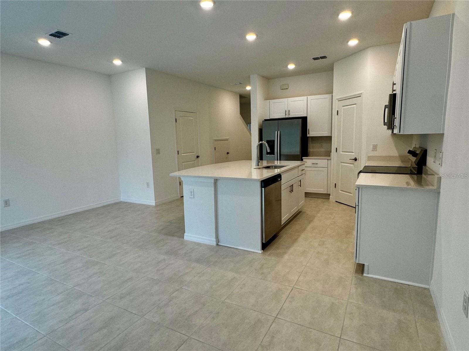 3037 Canary Avenue Davenport FL 33837 O6411954 image2