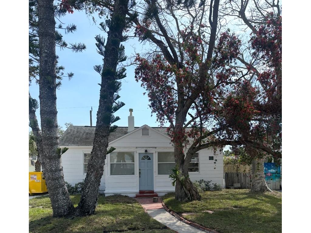 3038 Dupont Street S Gulfport FL 33707 A4654833 image1