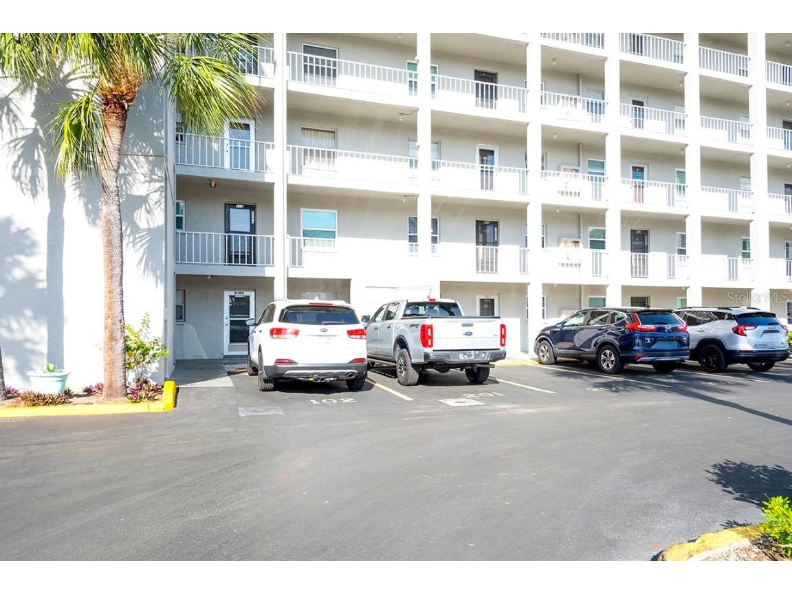 3038 Lake Bayshore Drive #102 Bradenton FL 34205 A4609873 image1