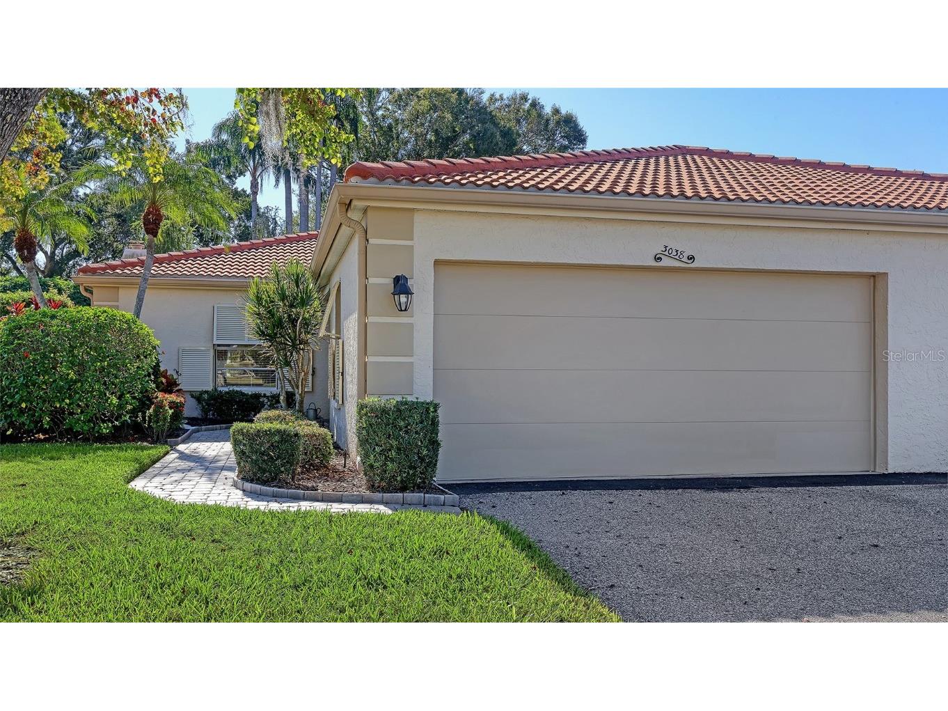 3038 Ringwood Meadow #20 Sarasota FL 34235 A4673638 image1