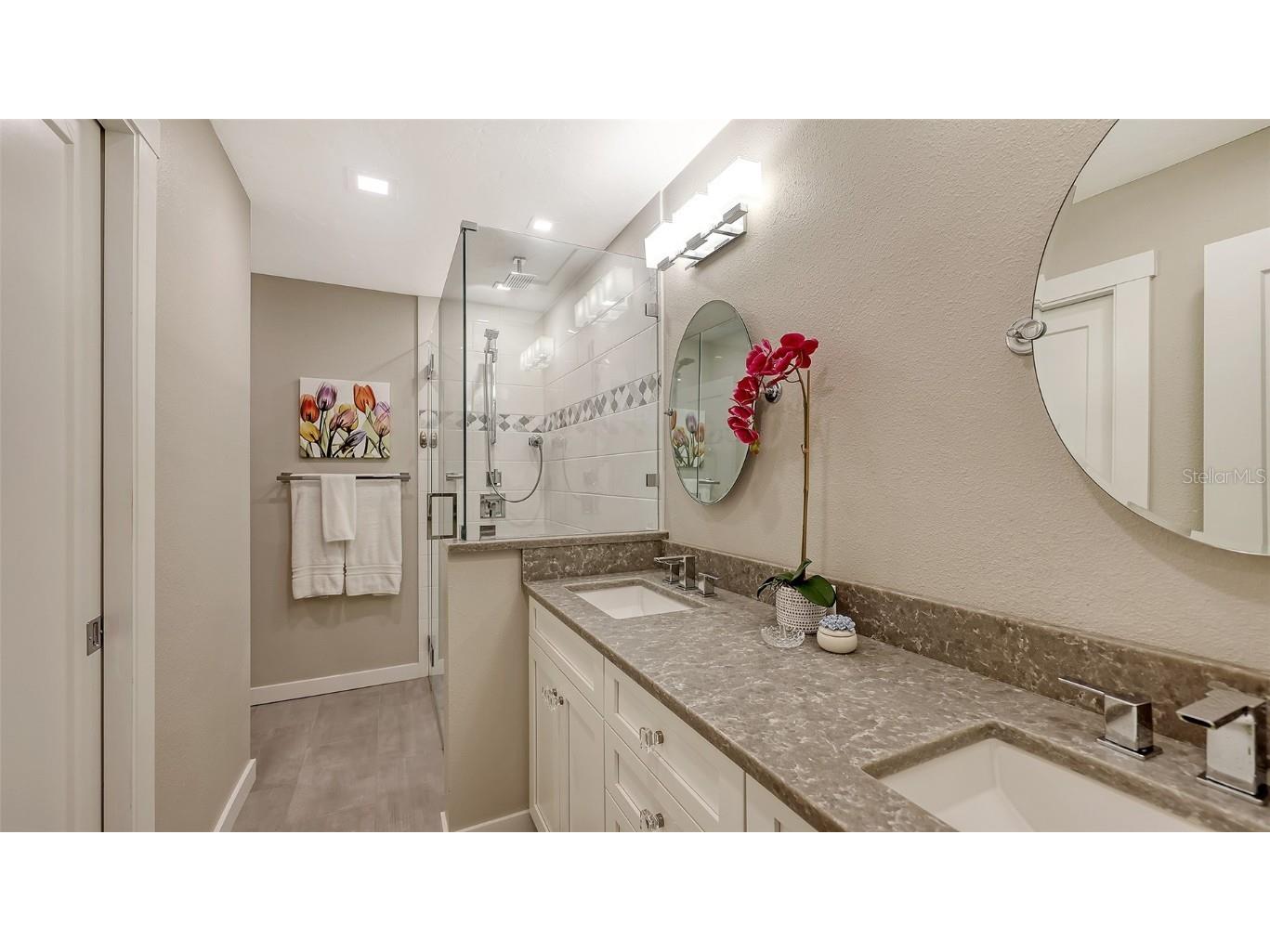 3038 Ringwood Meadow #20 Sarasota FL 34235 A4673638 image11